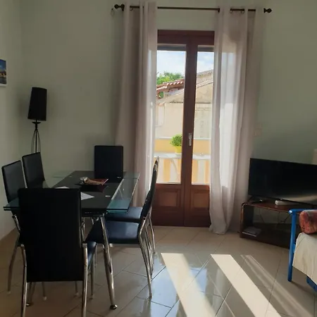 Beautiful House In Aegina Apartment Exterior photo